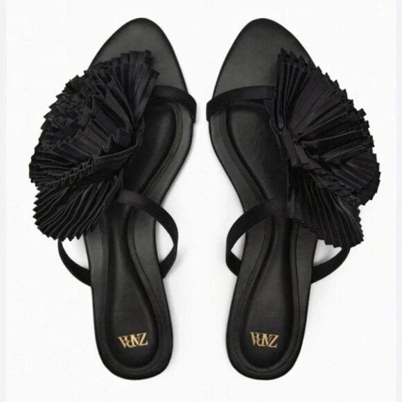 ZARA PLEATED FLAT SANDALS - Picture 1 of 8